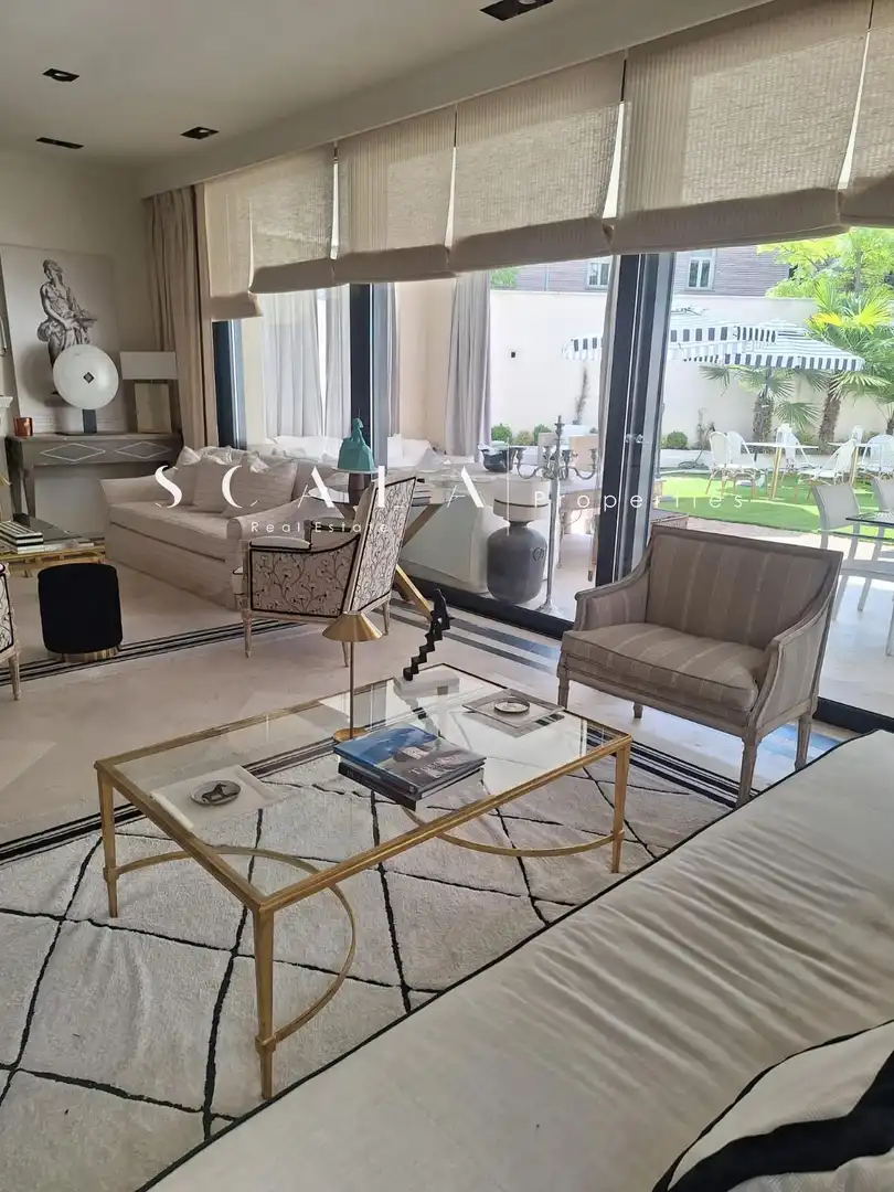 Sala d'estar de Dúplex de lloguer en Madrid amb Aire condicionat, Calefacció i Jardí privat