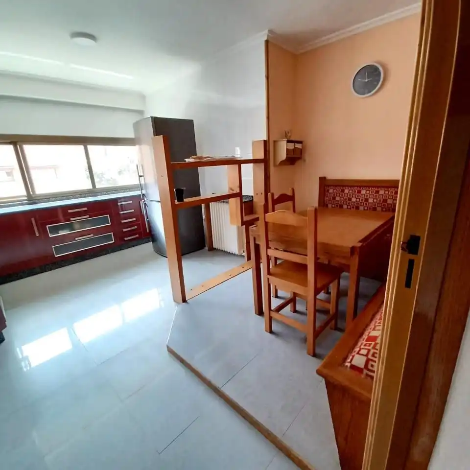 Küche von Wohnung zur Miete in Ourense Capital  mit Heizung, Privatgarten und Möbliert