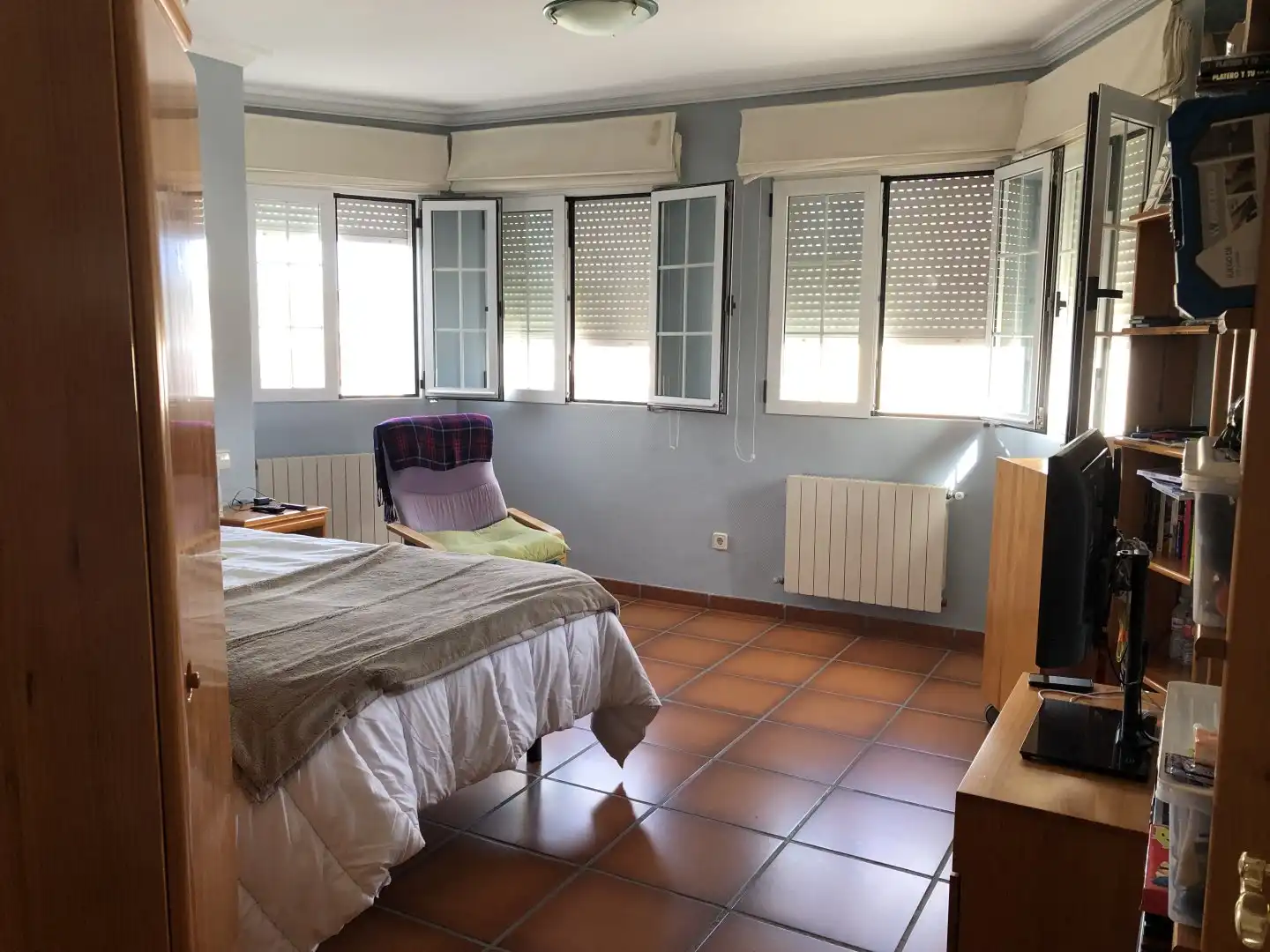 Dormitori de Casa o xalet en venda en La Lastrilla  amb Calefacció, Jardí privat i Traster