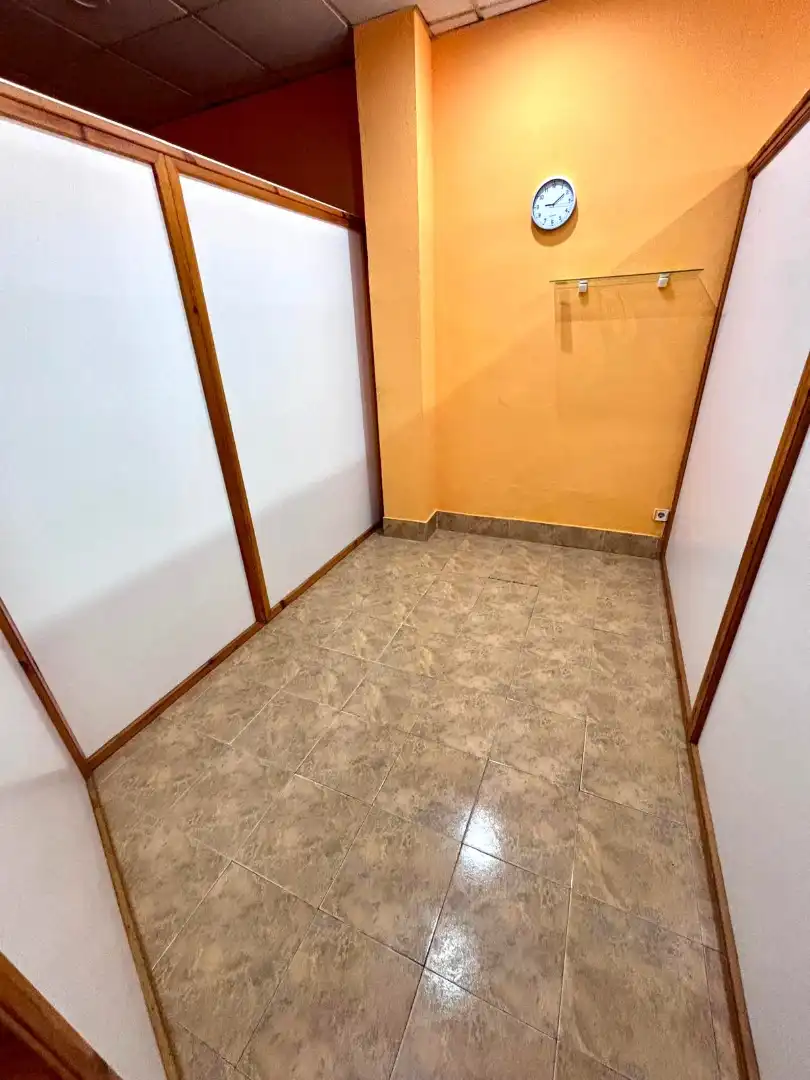 Business premises to rent in Oeste, imagen 9
