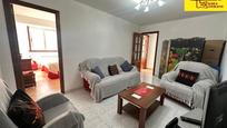 Living room of Flat for sale in Santiago de Compostela 