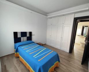 Dormitori de Apartament de lloguer en  Almería Capital amb Terrassa