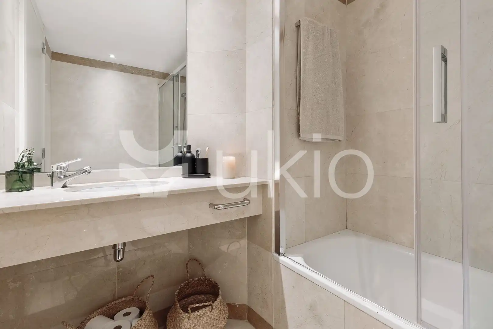 Bany de Apartament de lloguer en Barcelona amb Aire condicionat, Calefacció i Terrassa