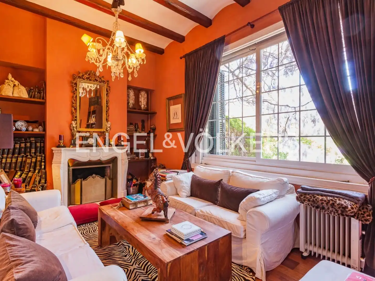 Sala d'estar de Casa o xalet en venda en Barcelona amb Calefacció, Jardí privat i Terrassa