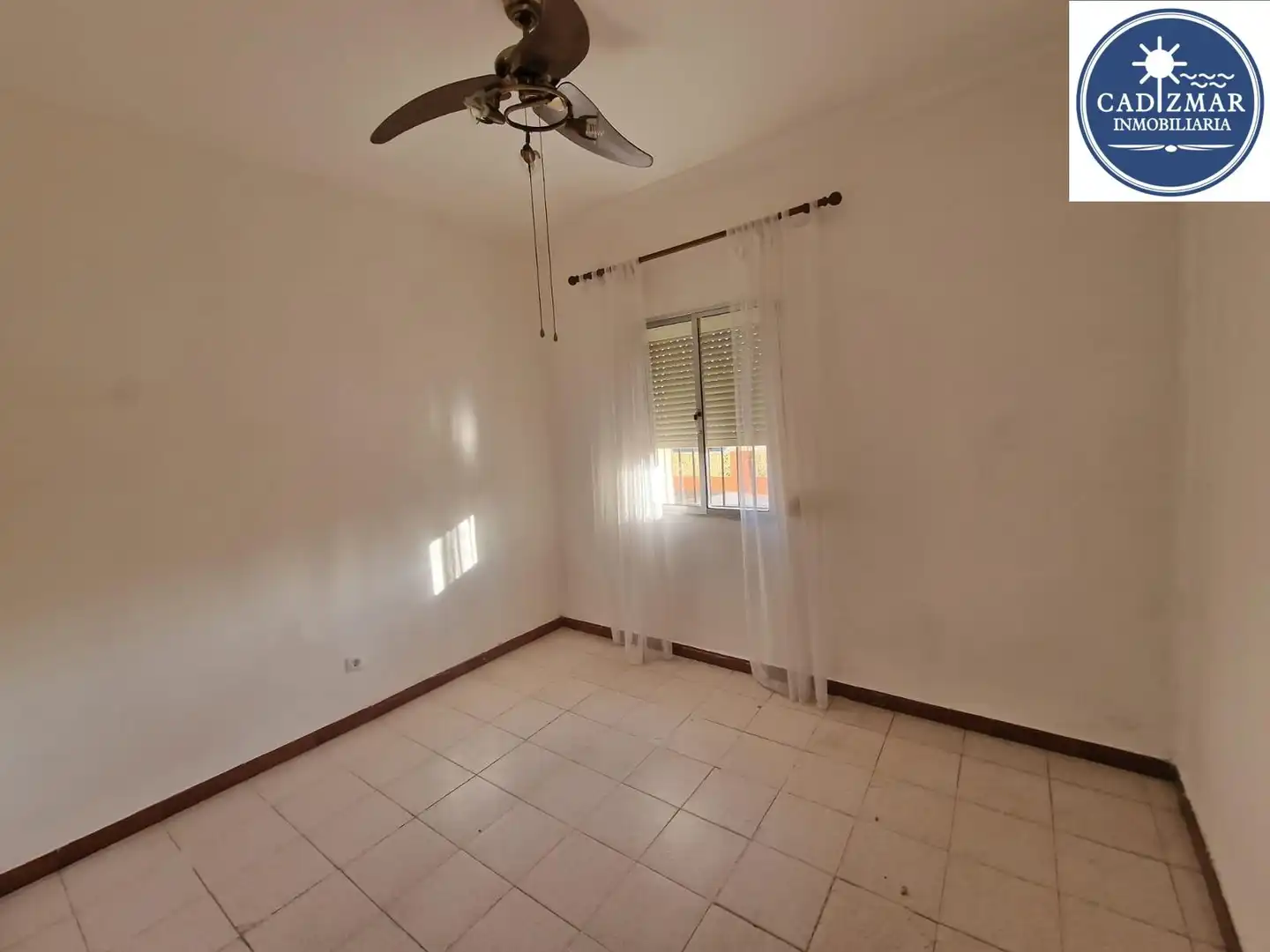 Bedroom of Ground floor for sale in Cádiz  with Storage room, Balcony and Alarm