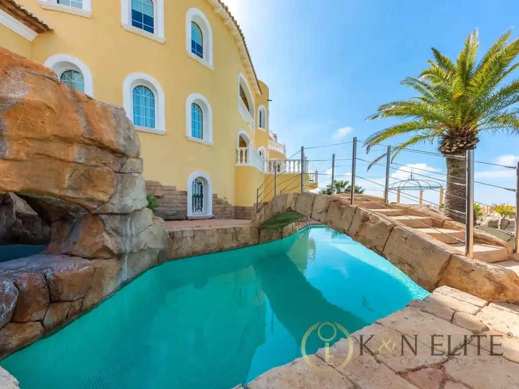 Piscina de Casa o chalet en venta en La Nucia con Calefacción, Jardín privado y Terraza