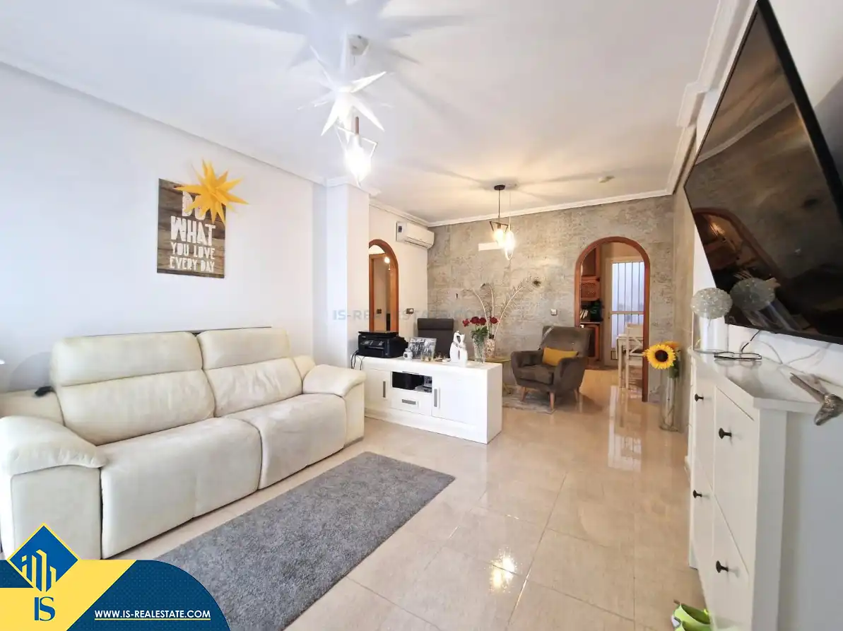 Apartamento con terraza en venta en Orihuela Costa