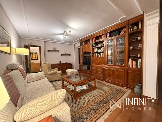 Living room of Flat to rent in Bilbao   with Heating and Balcony