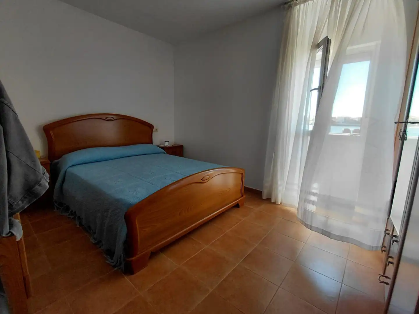 Dormitori de Finca rústica en venda en O Grove   amb Parquet, Traster i Moblat