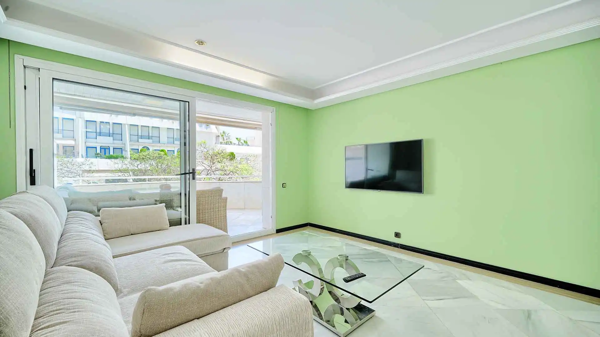 Sala d'estar de Apartament en venda en Marbella amb Aire condicionat, Calefacció i Terrassa