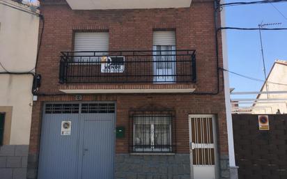 Vista exterior de Casa adosada en venda en Gálvez amb Terrassa