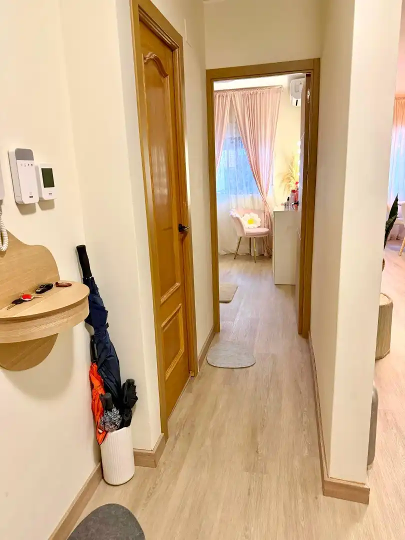 Wohnung zum Verkauf in Manises mit Klimaanlage, Terrasse und Balkon