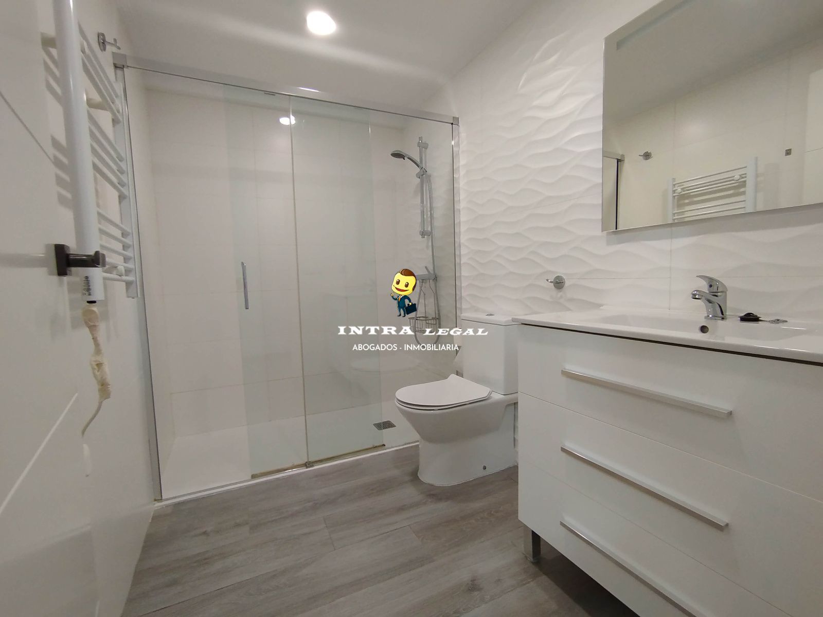 Bathroom of Apartment for sale in Salamanca Capital  with Air Conditioner, Heating and Furnished