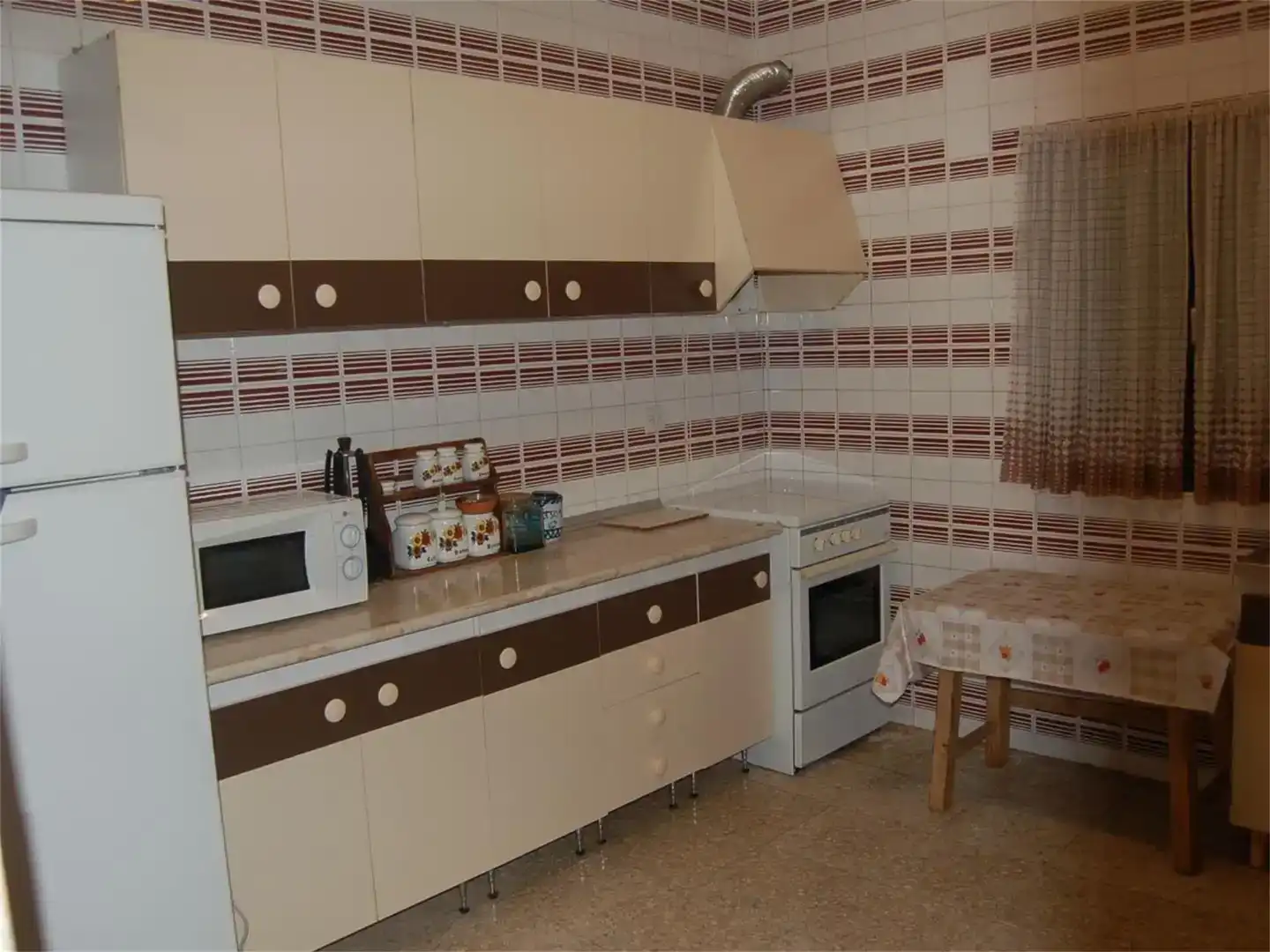 Kitchen of Flat for sale in Cortes y Graena  with Private garden, Storage room and Furnished