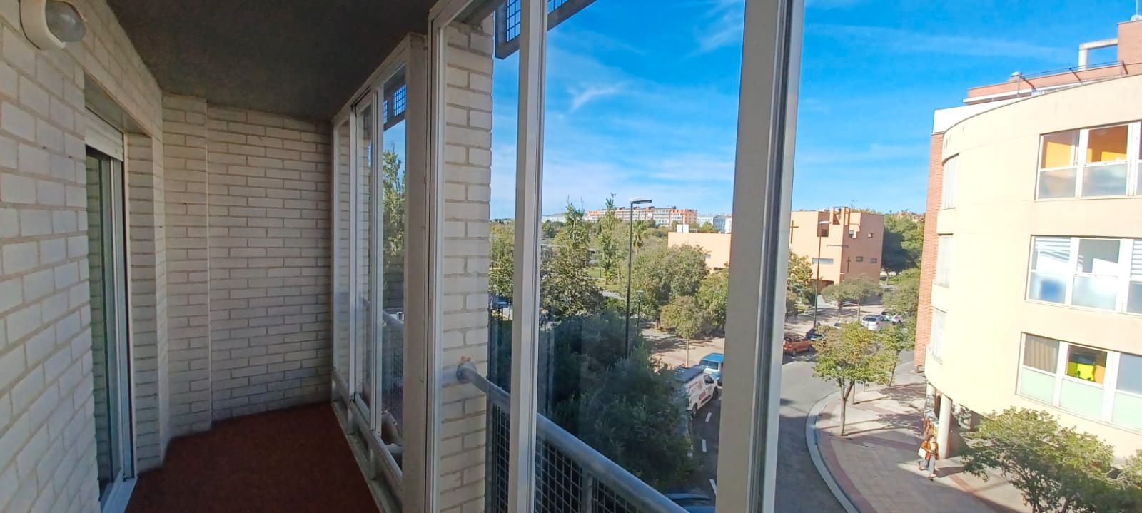 Vista exterior de Piso de alquiler en  Zaragoza Capital con Calefacción, Terraza y Trastero