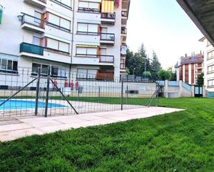 Piscina de Pis de lloguer en Jaca amb Terrassa