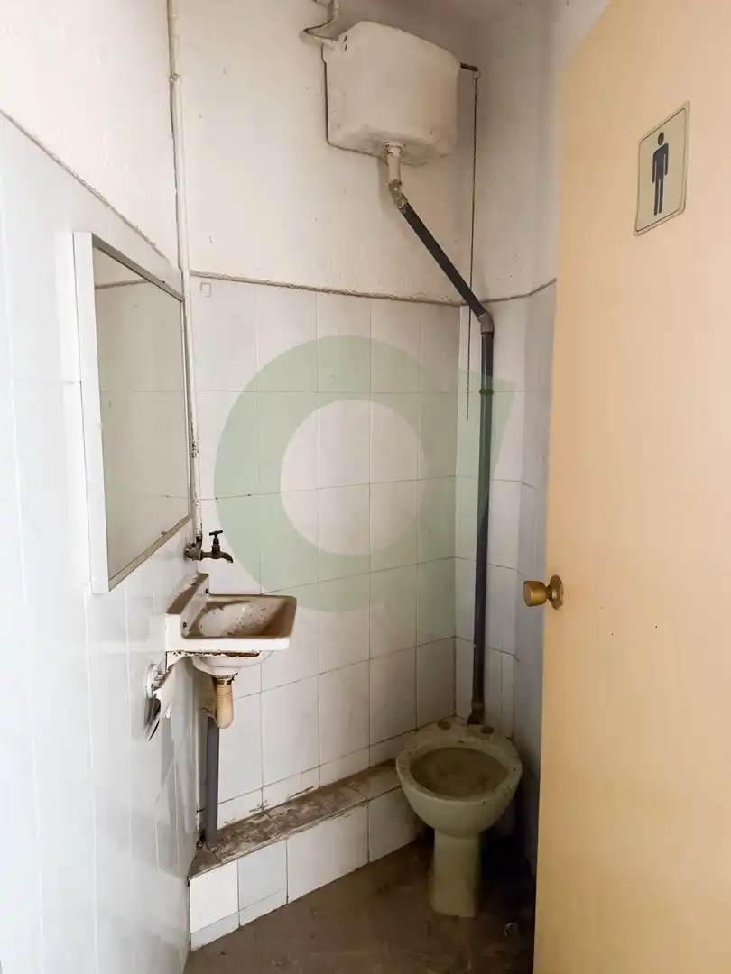 Bany de Local en venda en Barcelona