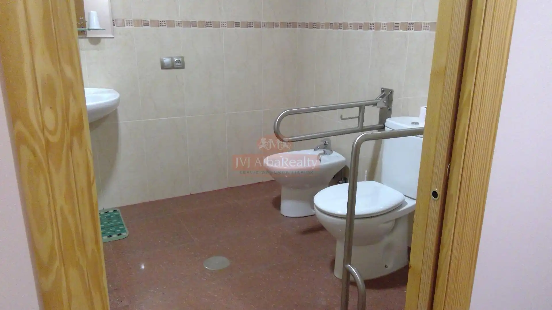 Bany de Local en venda en Robledo