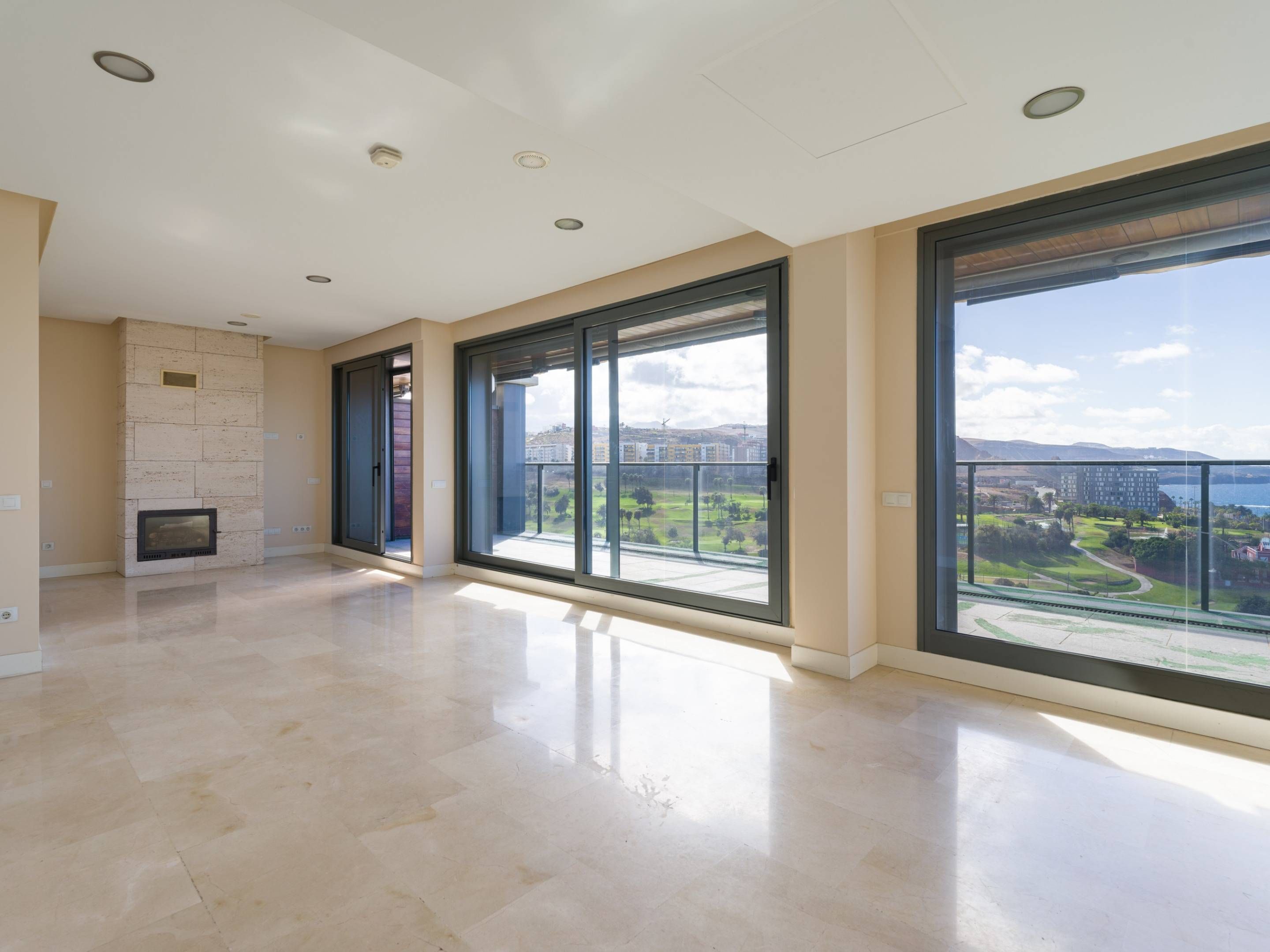 Sala de estar de Ático de alquiler en Las Palmas de Gran Canaria con Terraza, Trastero y Jacuzzi