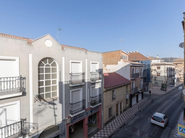 Piso con balcón en venta en Calle GRANADA 11