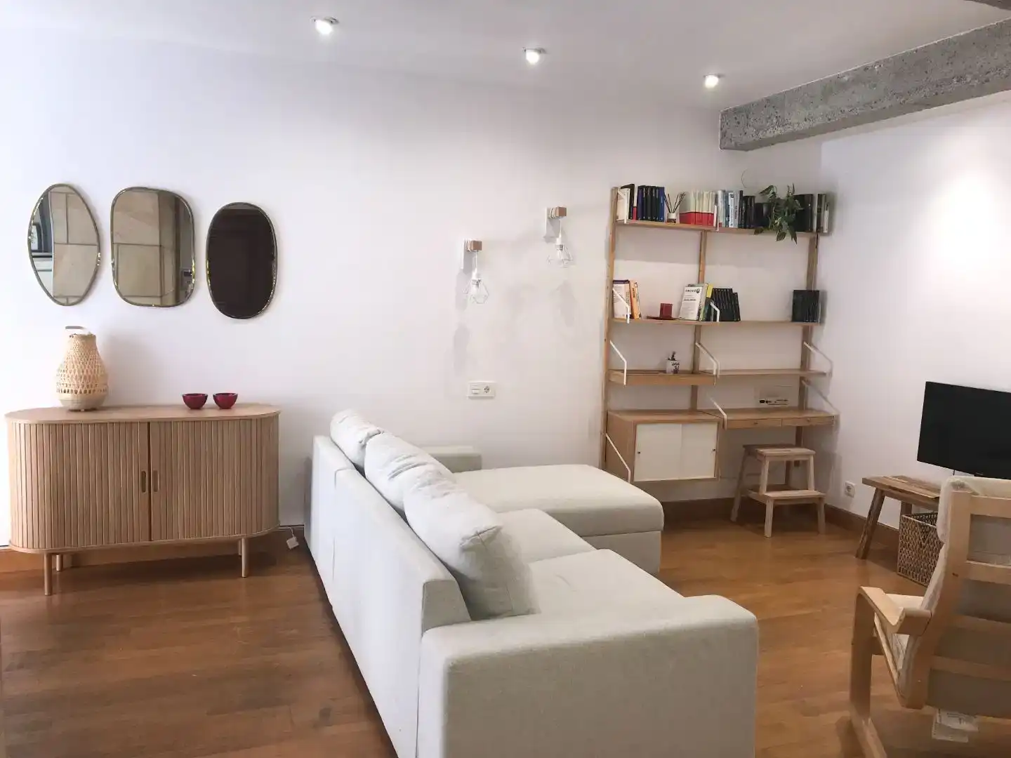 Living room of Flat for rent in Orio  with Parquet flooring, Furnished and Balcony