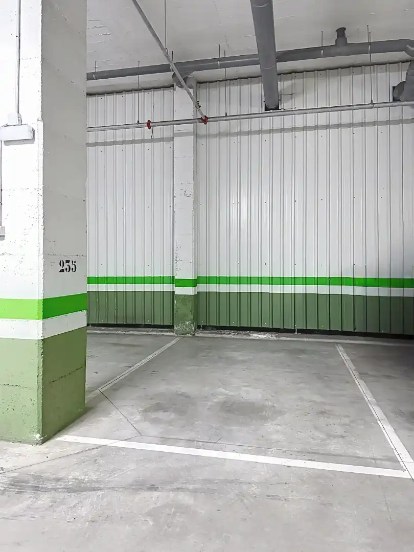 Parking de Ático de alquiler en Málaga con Aire acondicionado, Terraza y Amueblado