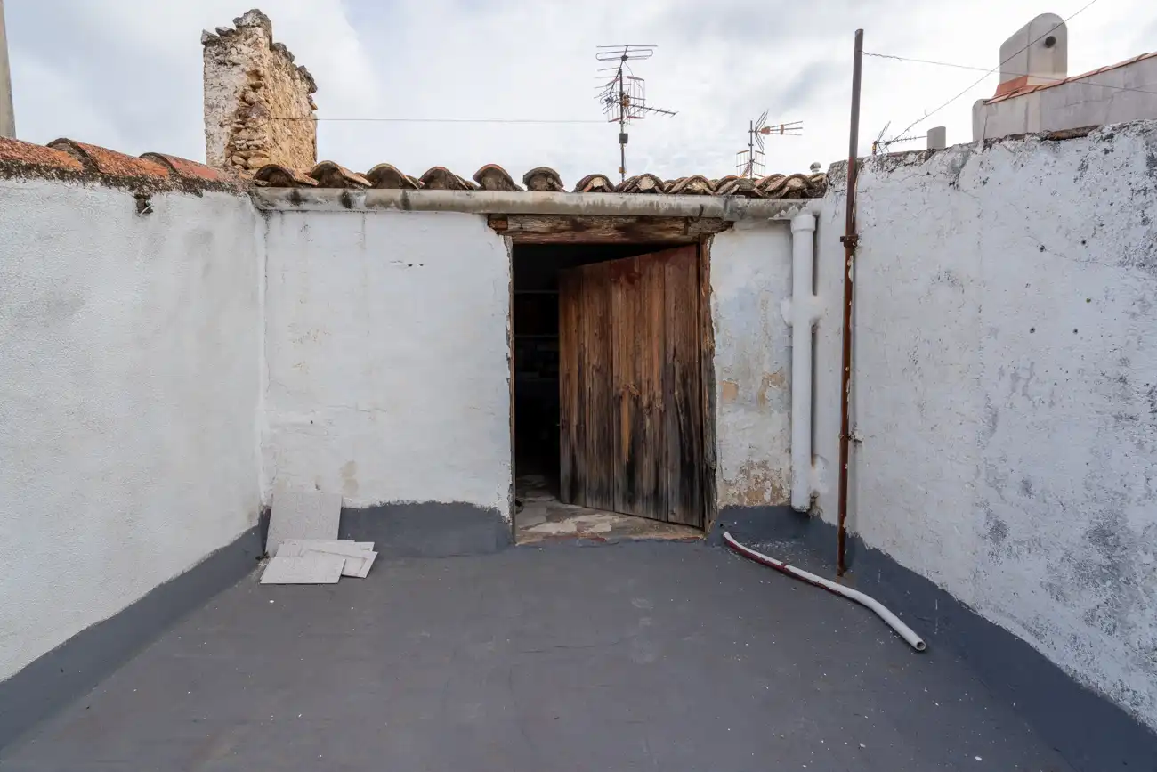 Vista exterior de Casa o xalet en venda en La Sénia amb Terrassa, Moblat i Balcó