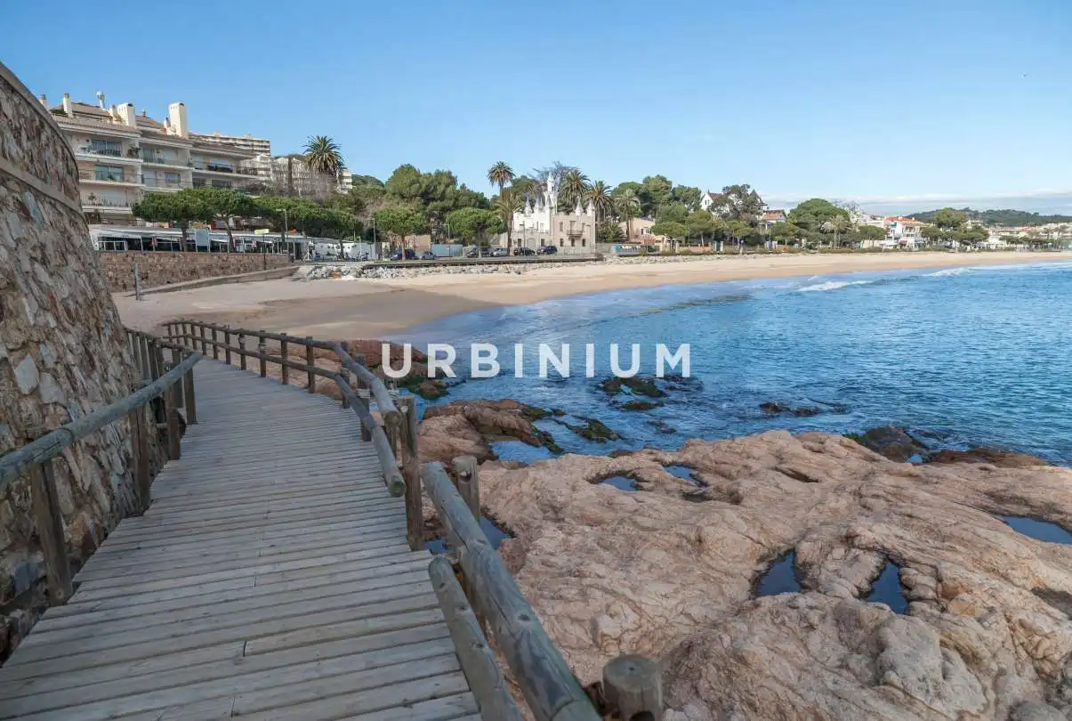 Local de alquiler en Avinguda de Platja d'Aro, S'Agaró
