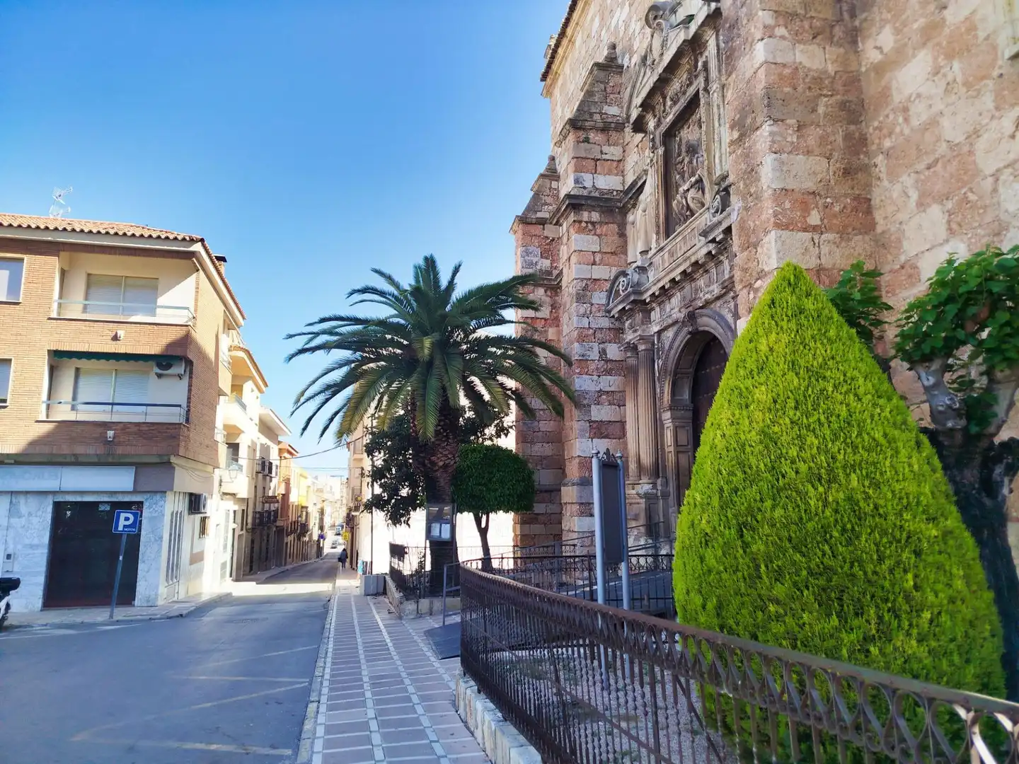 Vista exterior de Casa adosada en venda en Mancha Real amb Calefacció i Balcó