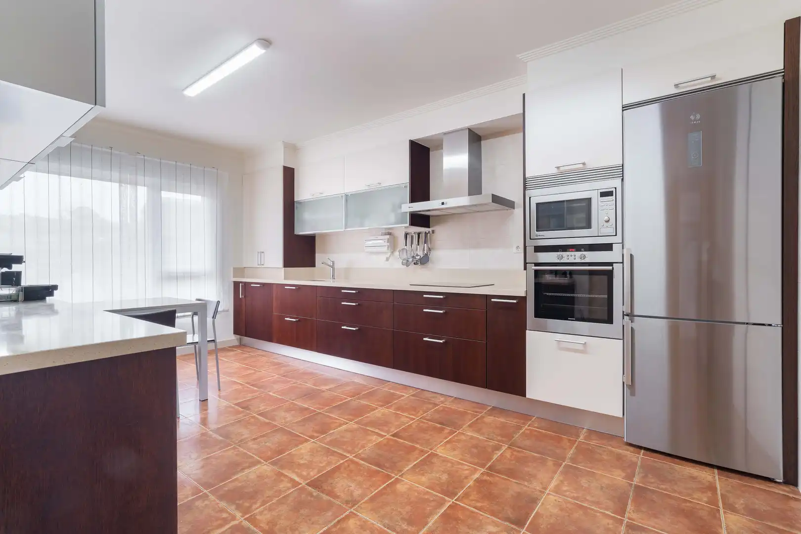 Cocina de Casa o chalet en venta en Sada (A Coruña) con Calefacción, Jardín privado y Piscina