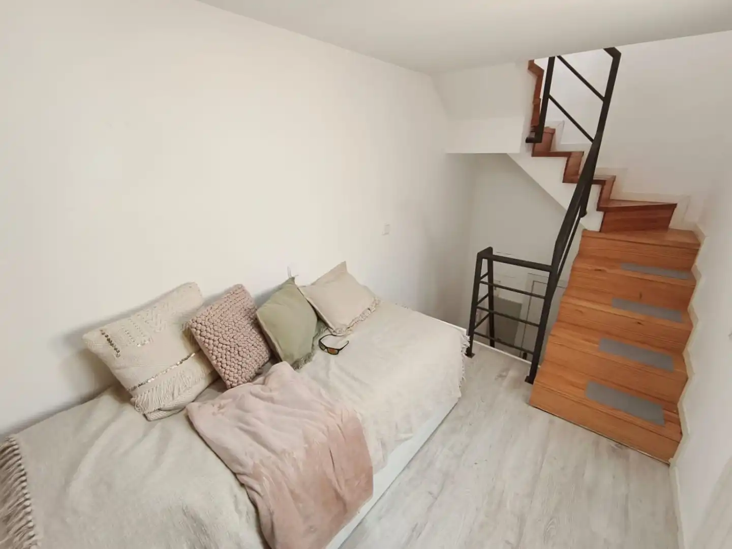 Schlafzimmer von Wohnung zur Miete in Madrid mit Heizung, Terrasse und Möbliert
