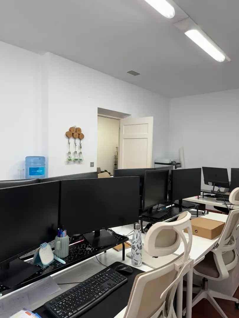 Oficina de alquiler en Avilés con Balcón