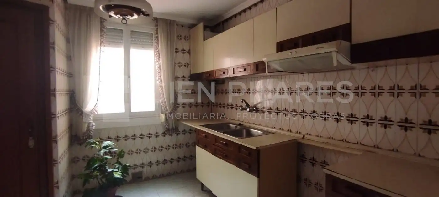 Kitchen of Flat for sale in  Logroño