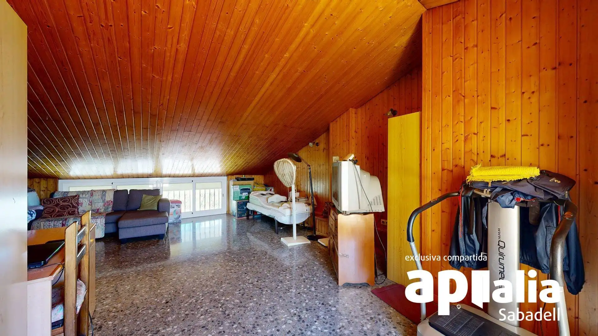 Casa adosada en venta en Barberà del Vallès con Calefacción, Terraza y Balcón