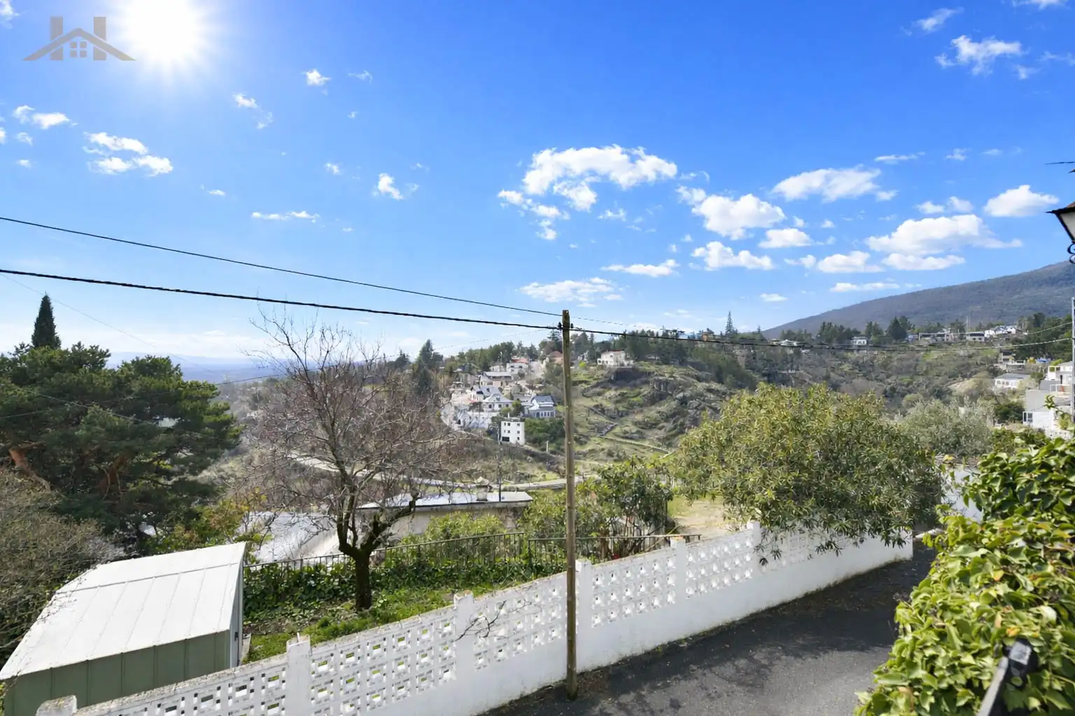 Vista exterior de Casa o xalet en venda en Miraflores de la Sierra amb Calefacció, Traster i Piscina