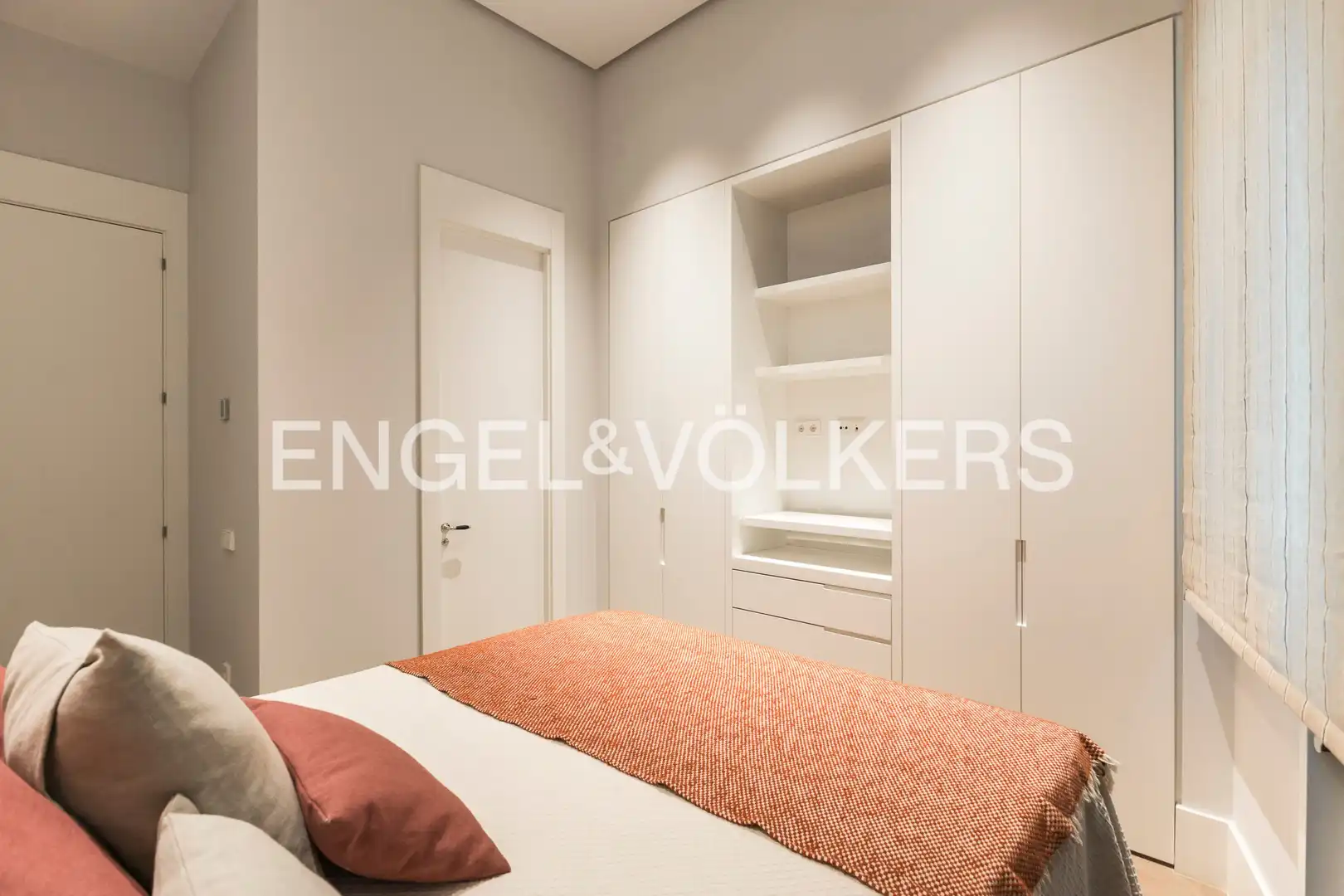 Bedroom of Flat for sale in Madrid  with Air Conditioner, Heating and Storage room