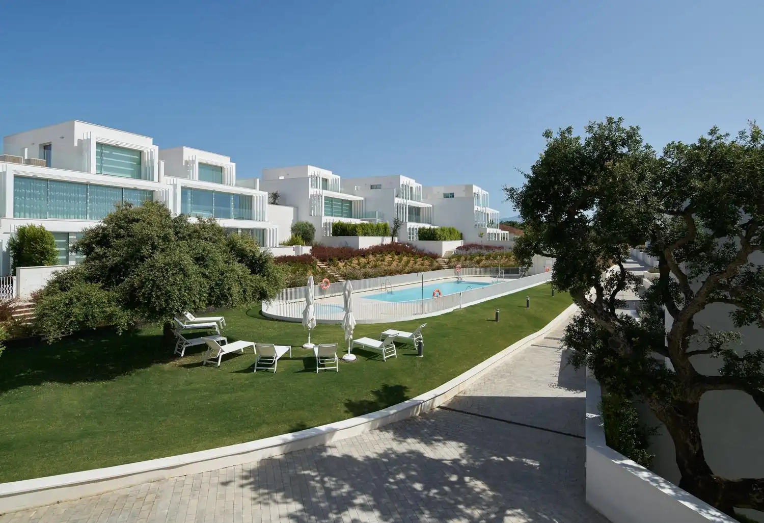 Jardín de Casa adosada en venta en Sotogrande con Calefacción, Terraza y Jacuzzi