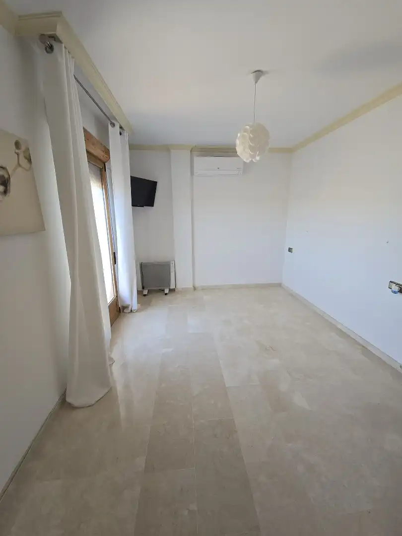 Habitación de Ático de alquiler en Padul con Aire acondicionado, Terraza y Amueblado