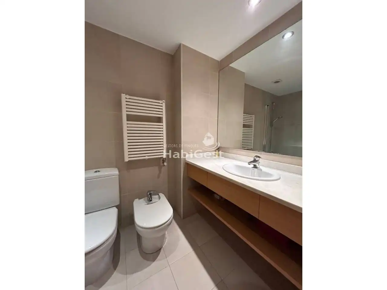 Baño de Piso en venta en Girona con Aire acondicionado, Calefacción y Parquet