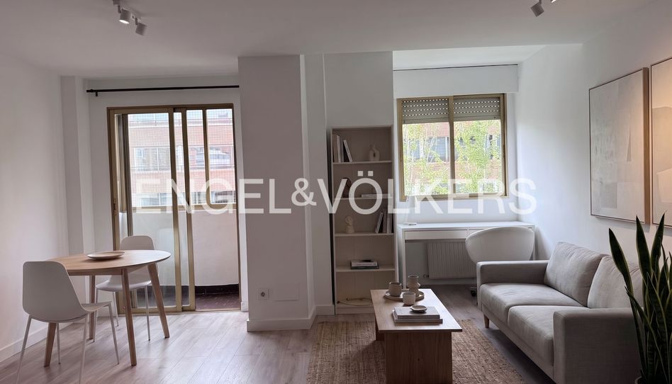 Piso de alquiler en Victor Andrés Belaunde, Hispanoamérica - Bernabéu - Imagen 3