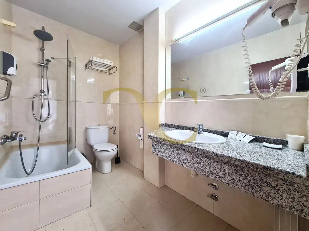 Bany de Edifici en venda en Candamo