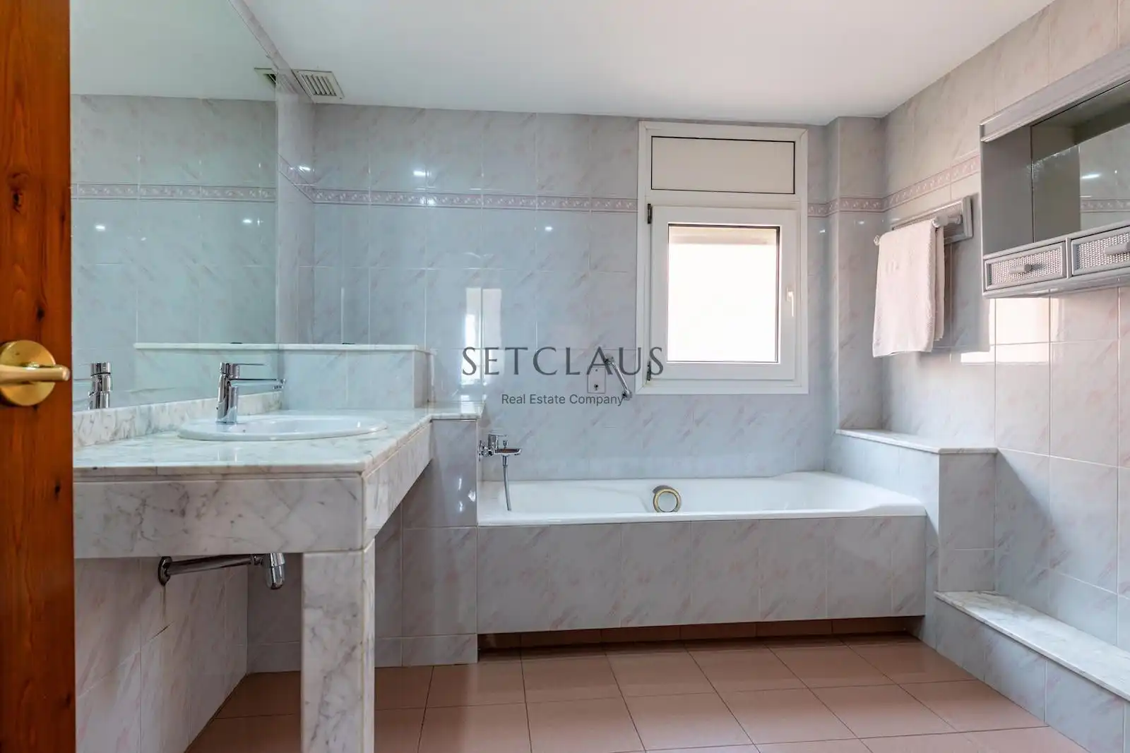 Baño de Casa o chalet en venta en Badalona con Aire acondicionado, Calefacción y Jardín privado