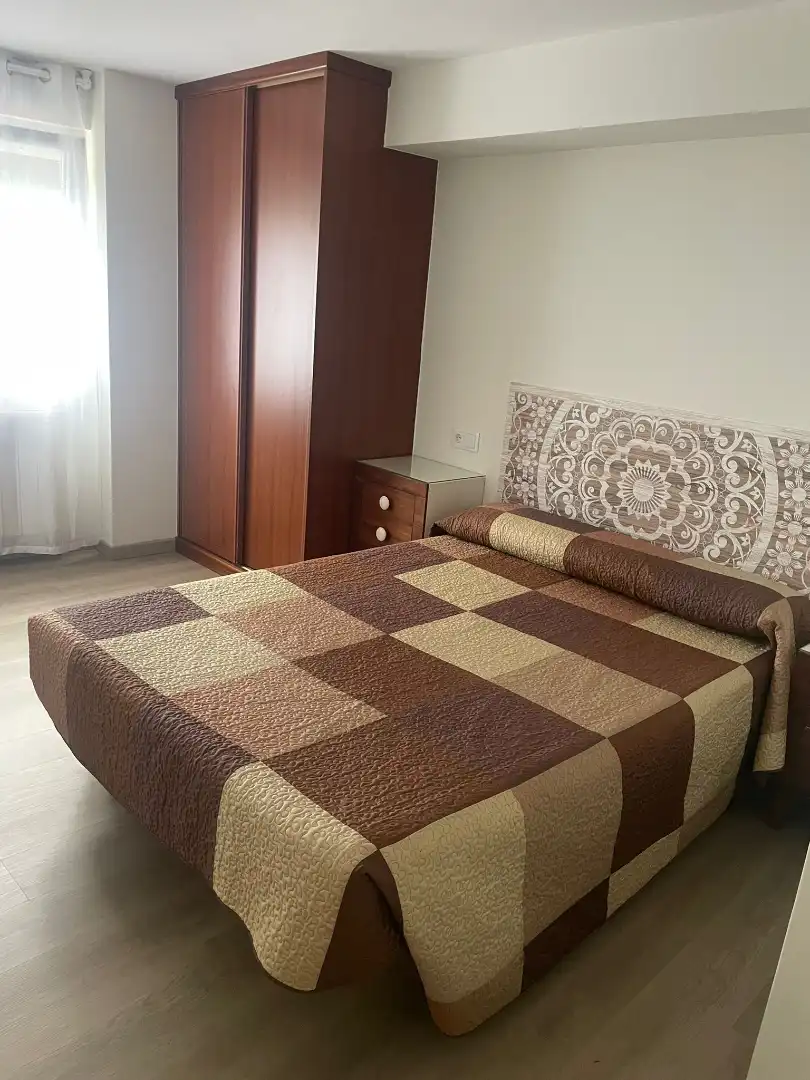 Habitación de Piso de alquiler en Santiago de Compostela  con Amueblado
