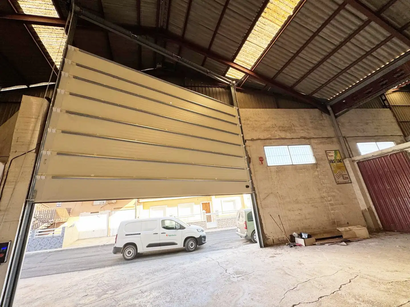 Außenansicht von Fabrikhallen zur Miete in San Javier mit Heizung