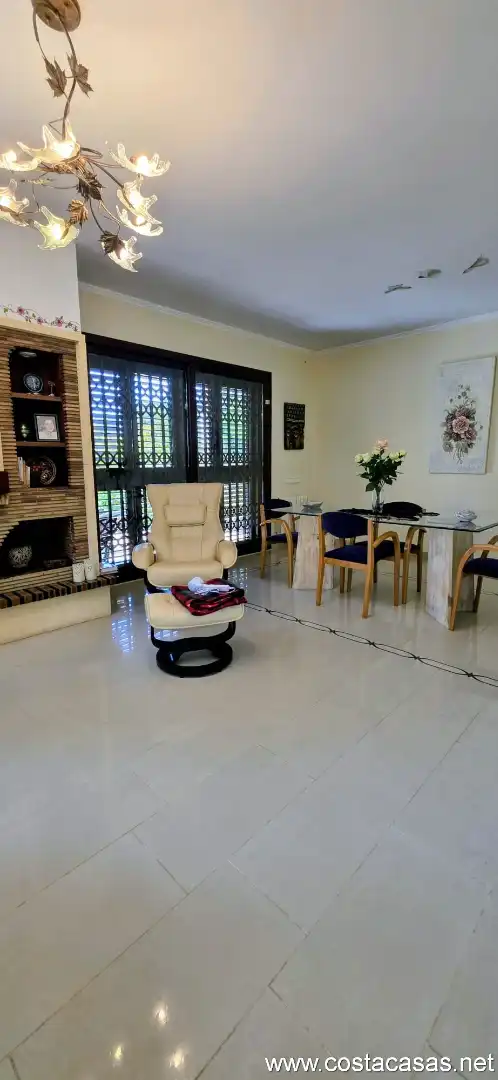 Sala de estar de Casa o chalet en venta en Castellví de Rosanes con Calefacción, Jardín privado y Terraza