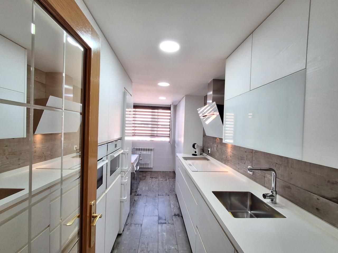 Kitchen of Flat for sale in  Madrid Capital  with Air Conditioner, Heating and Storage room