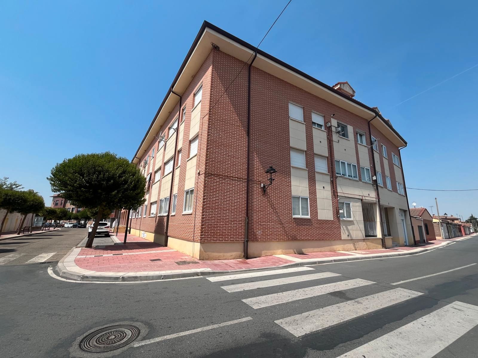Vista exterior de Pis de lloguer en Tudela de Duero amb Calefacció, Traster i Moblat