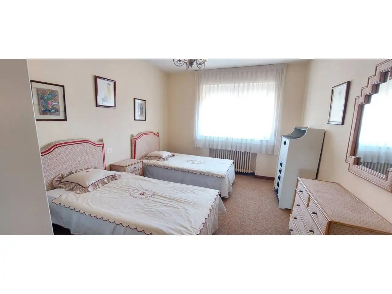 Habitación de Casa o chalet en venta en Almanza con Jardín privado, Terraza y Amueblado