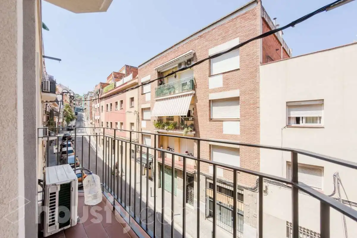 Vista exterior de Piso en venta en Barcelona con Aire acondicionado, Calefacción y Parquet