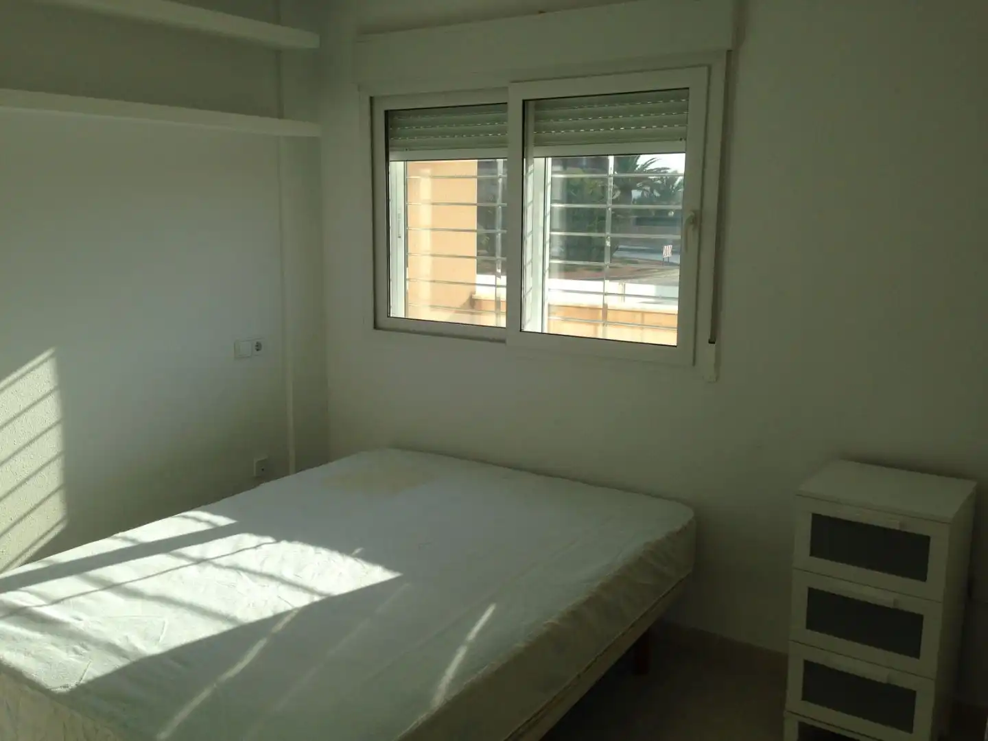 Dormitori de Apartament en venda en La Manga del Mar Menor amb Aire condicionat i Terrassa